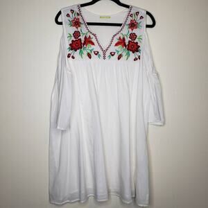 Gianni Bini| cold shoulder embroidered dress